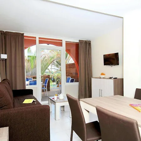 Tidy Near The In A Lively Seaside Агд